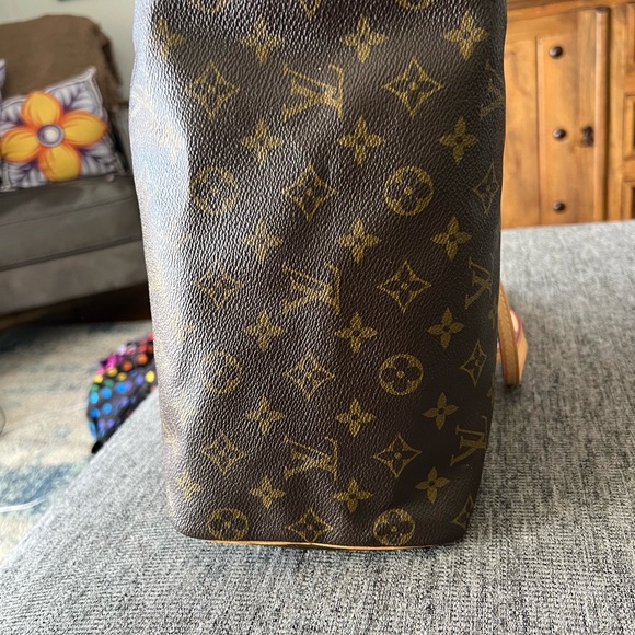 Vintage Louis Vuitton handbag from 90s - Picture 6 of 14